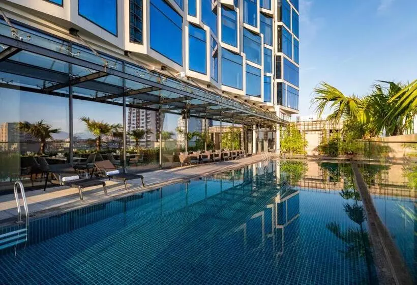 ホテル Crowne Plaza Danang City Centre, An Ihg