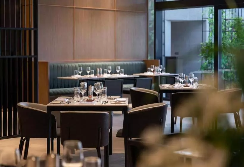 ホテル Crowne Plaza Danang City Centre, An Ihg