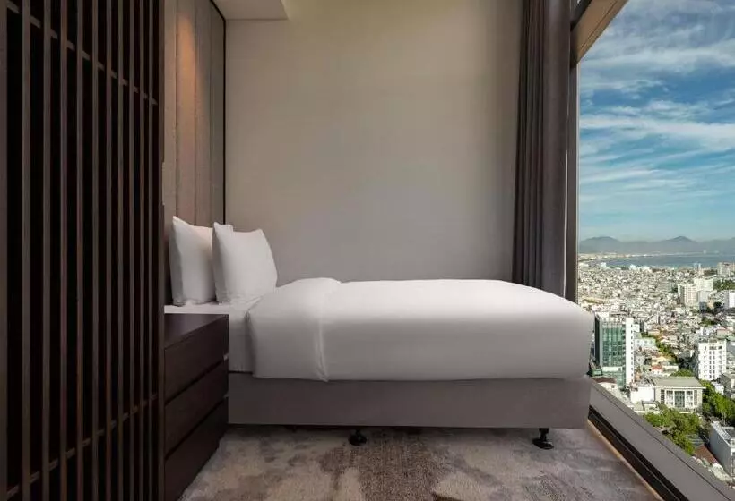 ホテル Crowne Plaza Danang City Centre, An Ihg