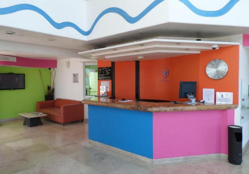 Отель Suites Mediterraneo