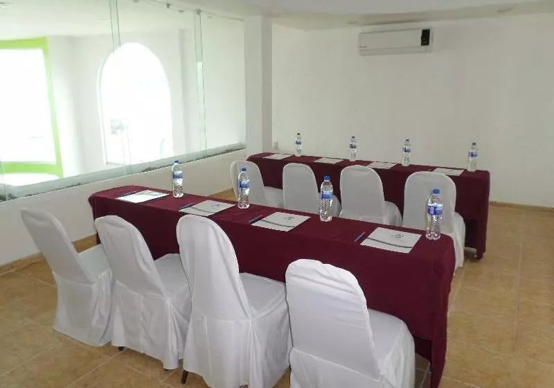 בית מלון כפרי Suites Mediterraneo