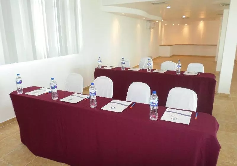 בית מלון כפרי Suites Mediterraneo