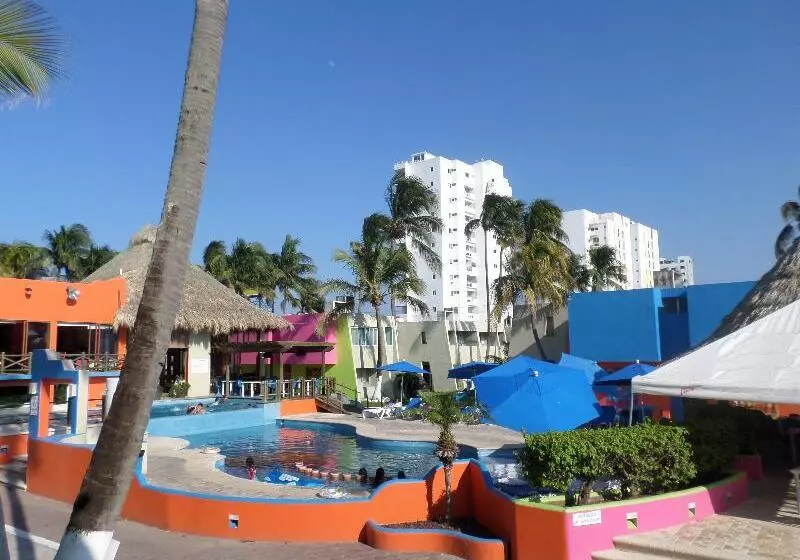 בית מלון כפרי Suites Mediterraneo