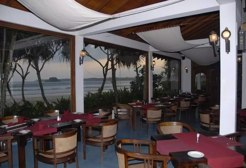 בית מלון כפרי Weligama Bay Resort