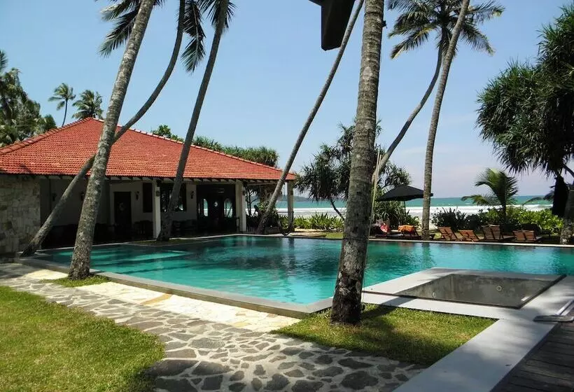 בית מלון כפרי Weligama Bay Resort