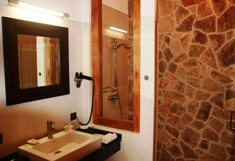 בית מלון כפרי Weligama Bay Resort