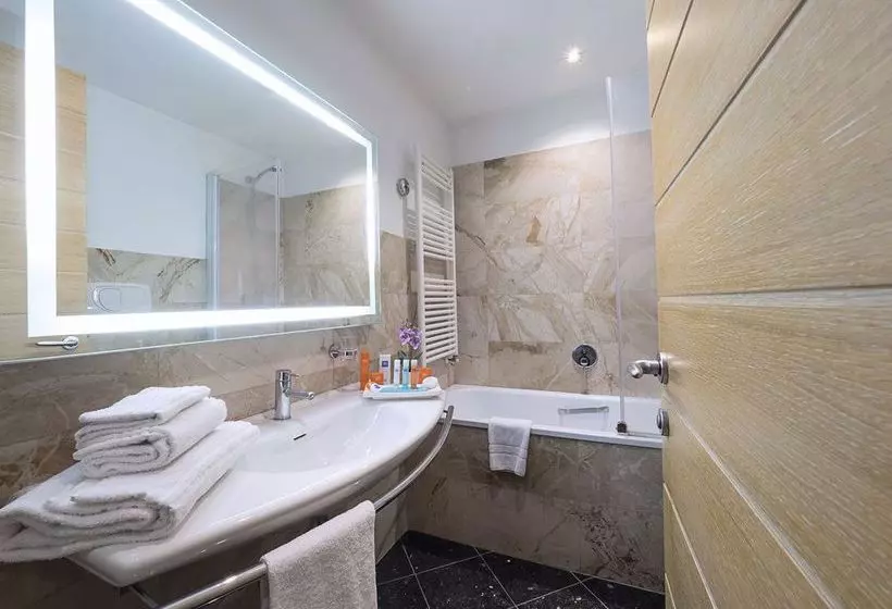 هتل Ih S Firenze Business