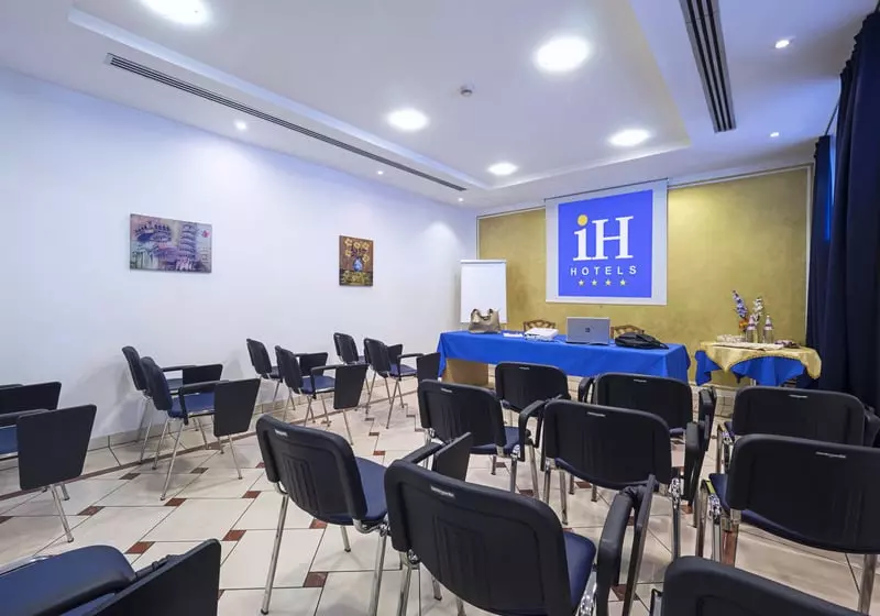 هتل Ih S Firenze Business