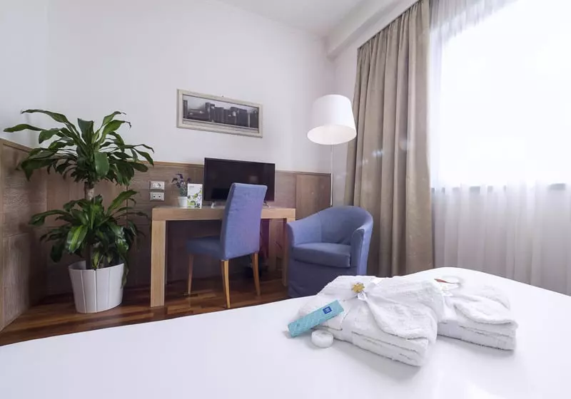 هتل Ih S Firenze Business