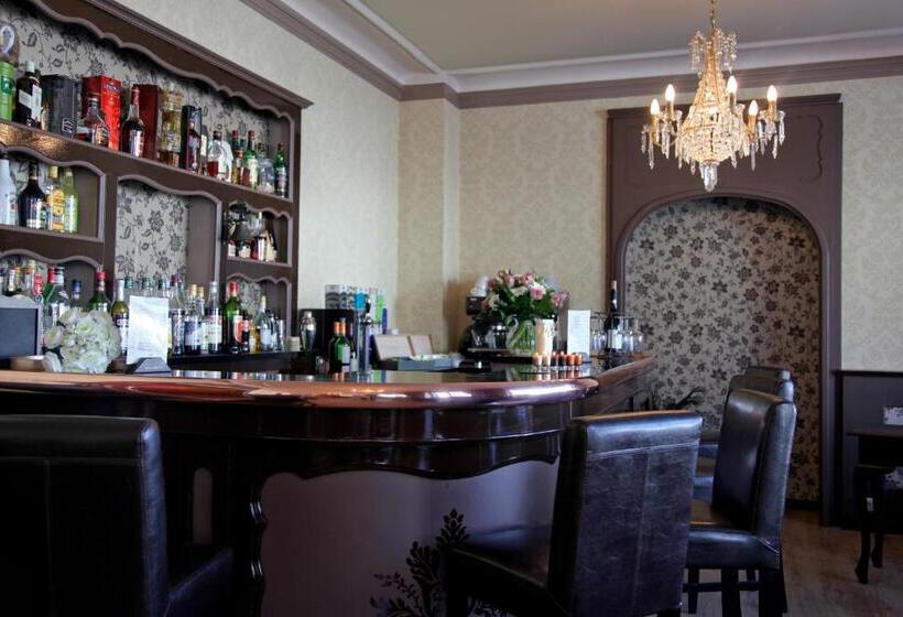 Logis Hotel Des Bains