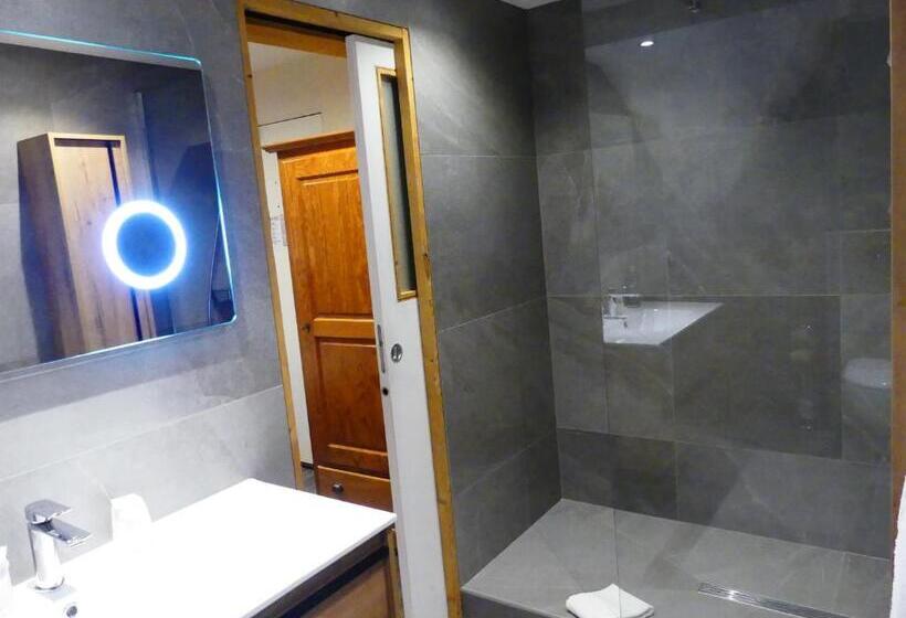 Logis Hotel Des Bains