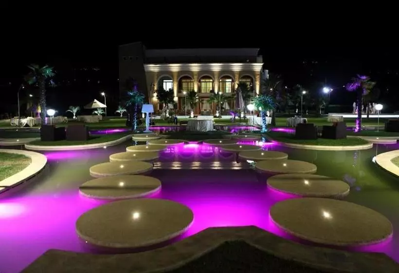 ホテル Baccus Palace