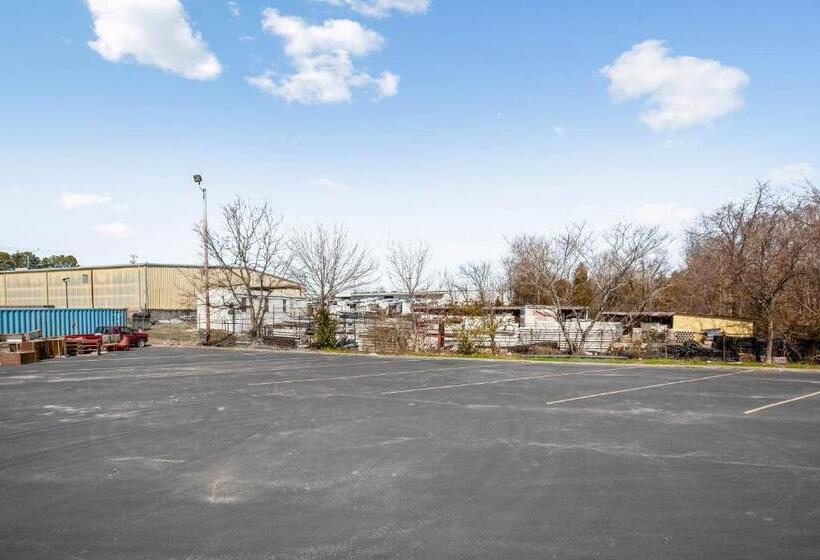 בית מלון כפרי O Columbia Downtown Near I65