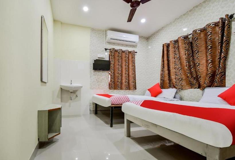 בית מלון כפרי Oyo 69608 Vishwakarma Niwas Service Apartment