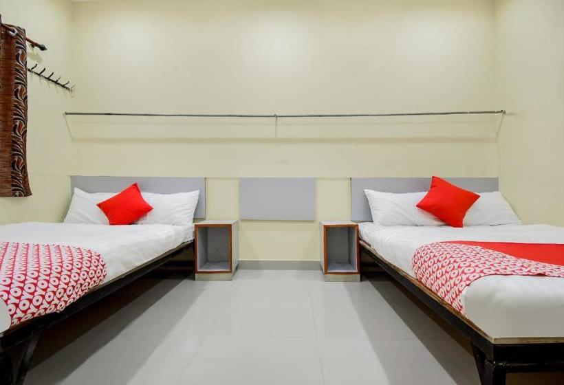 בית מלון כפרי Oyo 69608 Vishwakarma Niwas Service Apartment