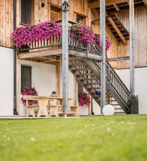 Hotelli Agriturismo Maso Runch