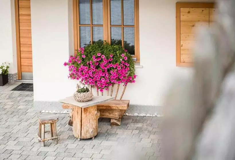 Hotelli Agriturismo Maso Runch
