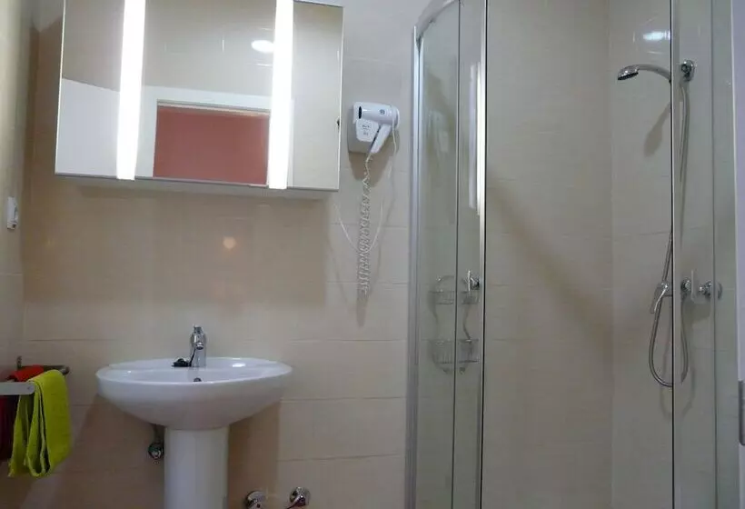 Hostal Goyal Pizarro