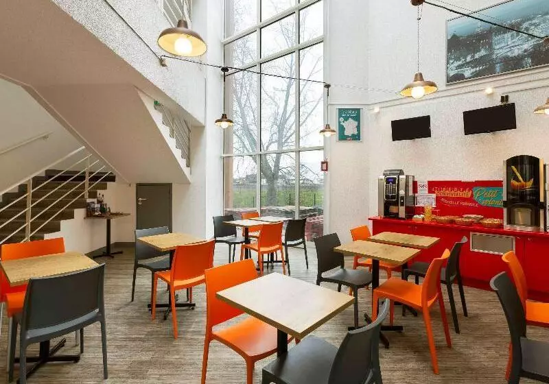 בית מלון כפרי F1 Nemours