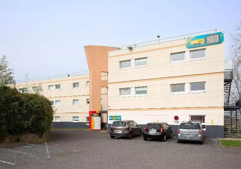 בית מלון כפרי F1 Nemours