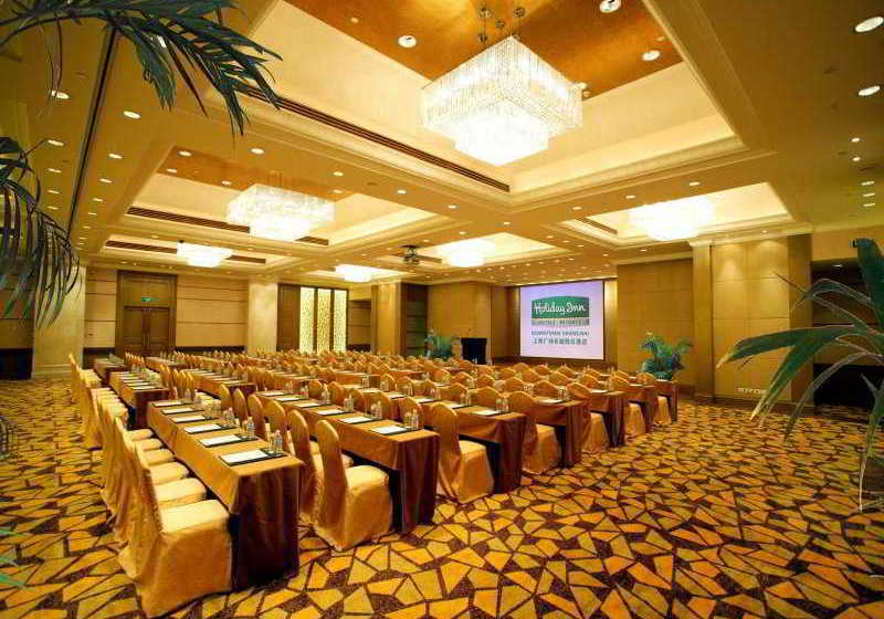 Otel Country Inn & Suite By Radisson, Shanghai Railway Station