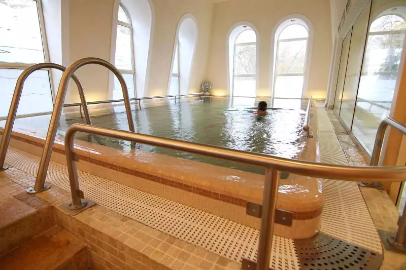 Humboldt Park Hotel & Spa