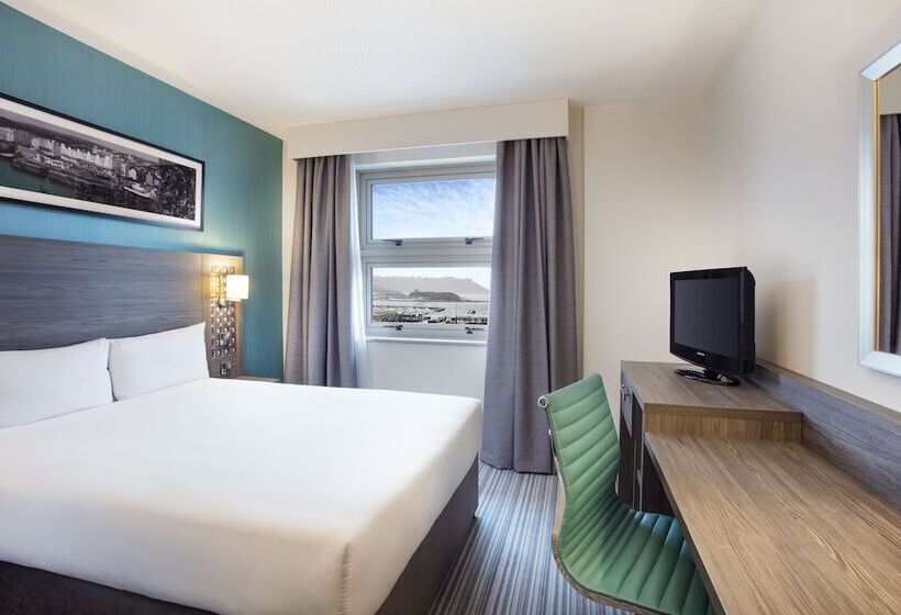 בית מלון כפרי Leonardo Plymouth