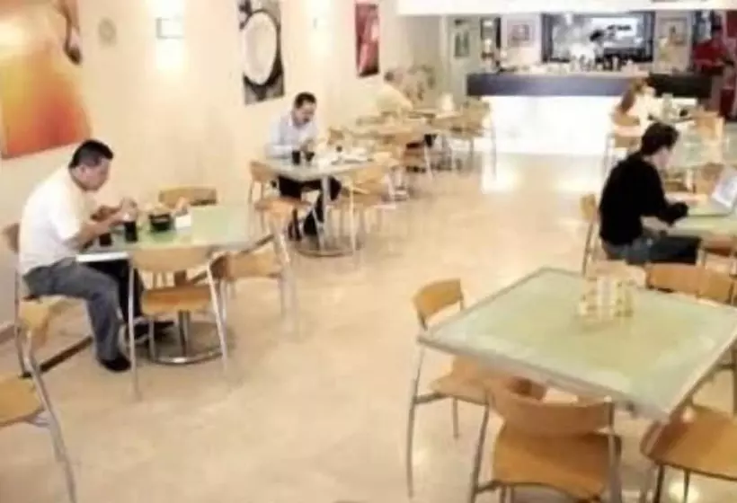 هتل Madero Express