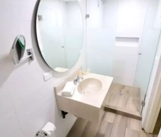 هتل Madero Express