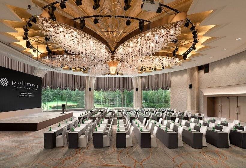Hotel Pullman Shanghai Central