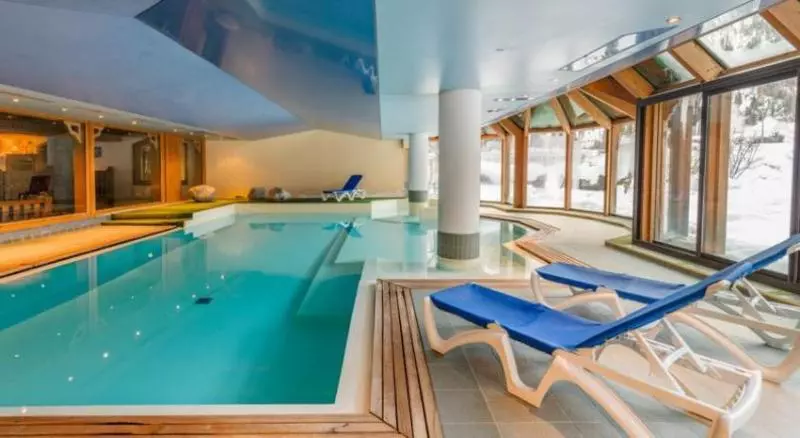 هتل Residence Lagrange Vacances Le Cristal D Argentière