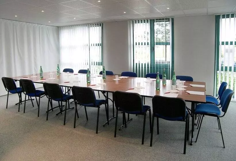 Séjours & Affaires Serris Rive Gauche