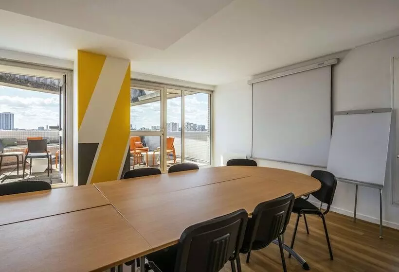 Aparthotel Adagio Access Paris La Villette