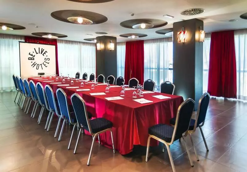 Отель Be Live City Center Talavera