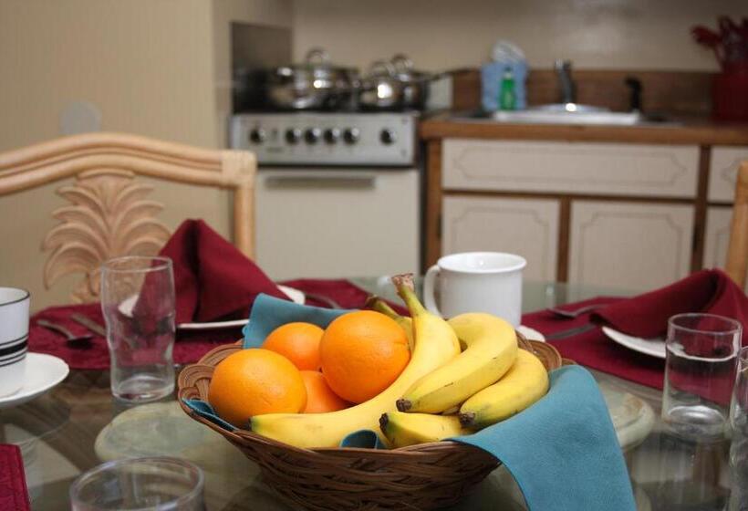 Отель Makai Beach Lodge