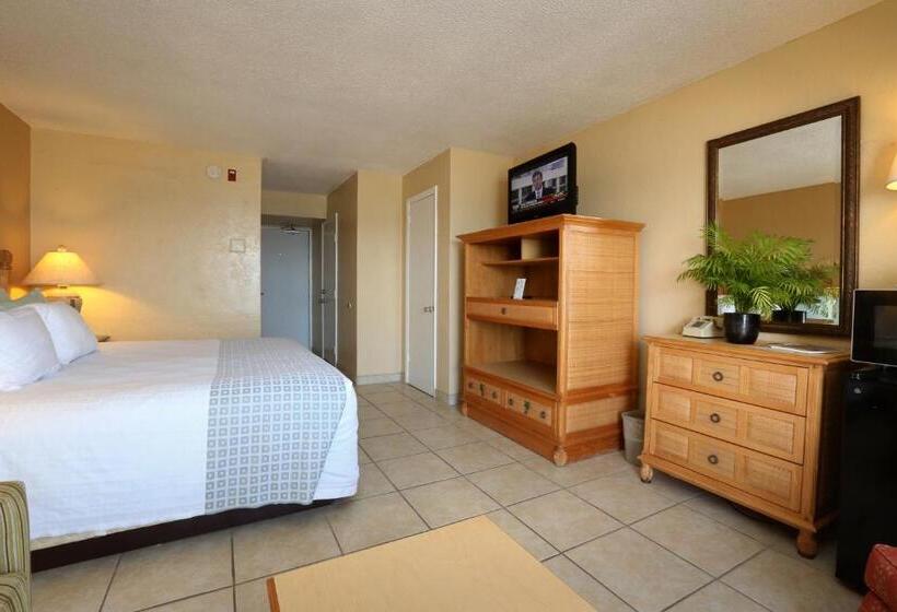 Отель Makai Beach Lodge