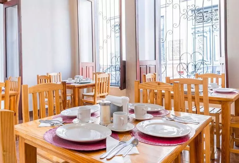 Отель Meson De Carolina