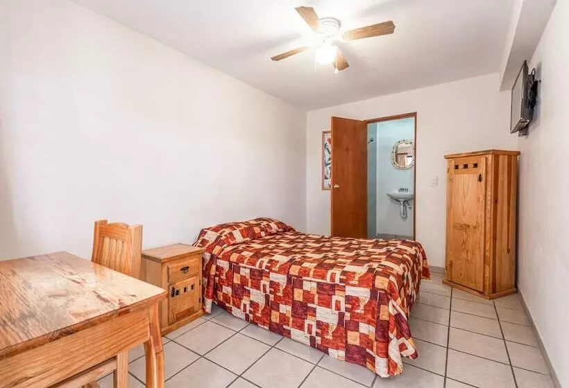 Отель Meson De Carolina