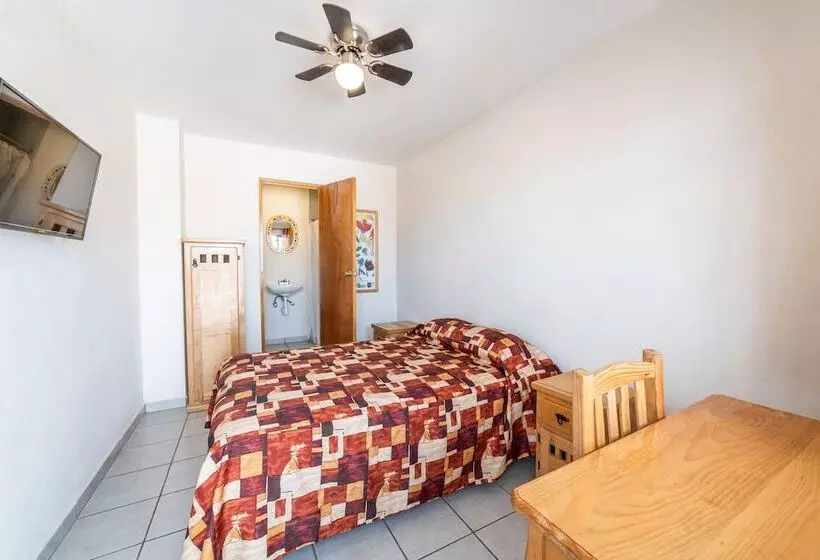 Отель Meson De Carolina