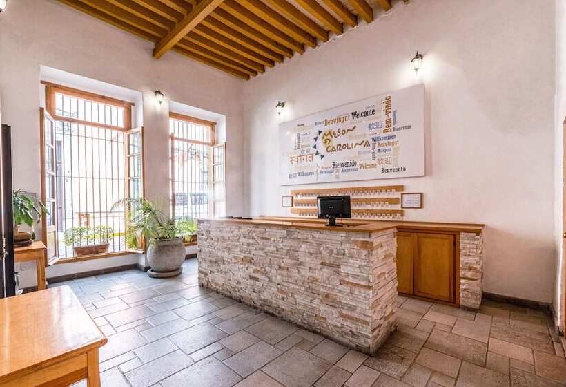 هتل Meson De Carolina