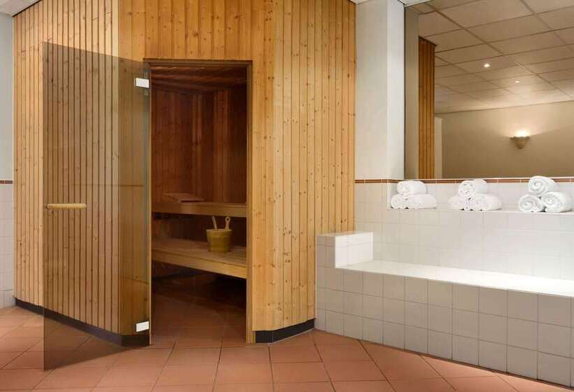 هتل Ramada By Wyndham Amsterdam Airport Schiphol