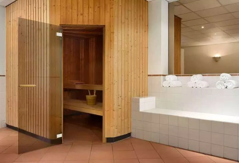 ホテル Ramada By Wyndham Amsterdam Airport Schiphol