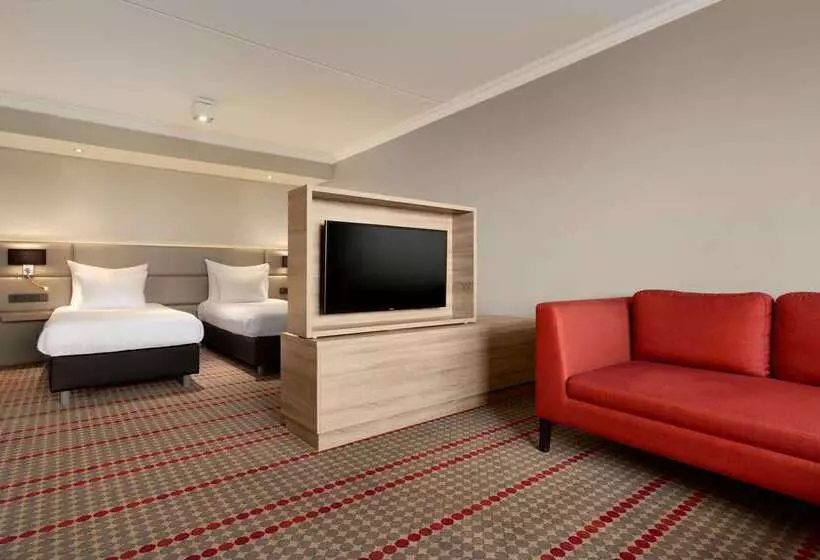 ホテル Ramada By Wyndham Amsterdam Airport Schiphol