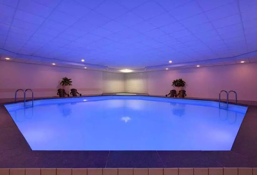 ホテル Ramada By Wyndham Amsterdam Airport Schiphol