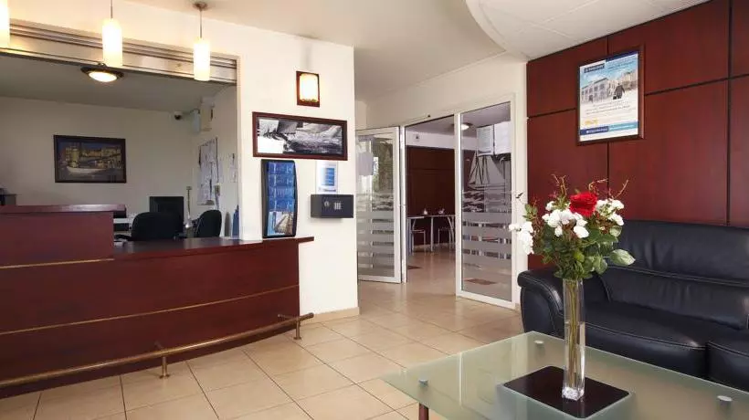 Appart'City Versailles Louveciennes