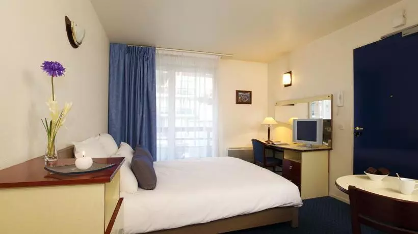 Appart'City Versailles Louveciennes