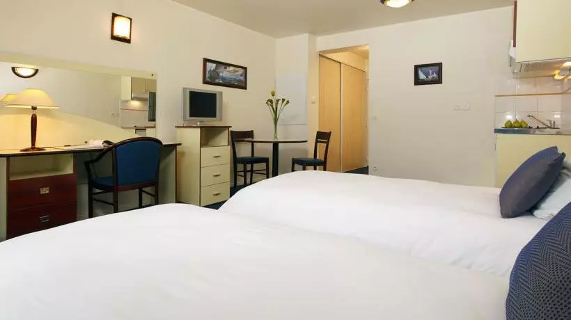 Appart'City Versailles Louveciennes