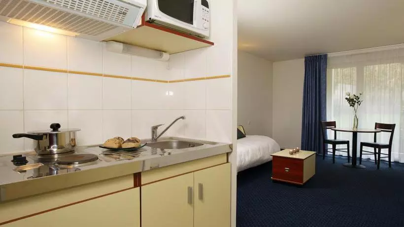 Appart'City Versailles Louveciennes