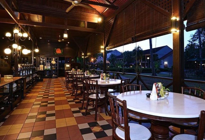 リゾートホテル Lavilla By Holiday Villa Cherating