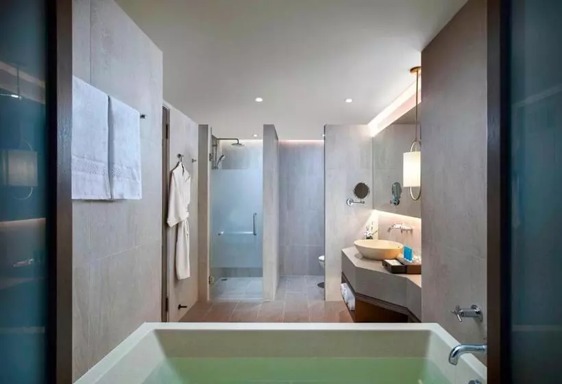 فندق Amari Vogue Krabi